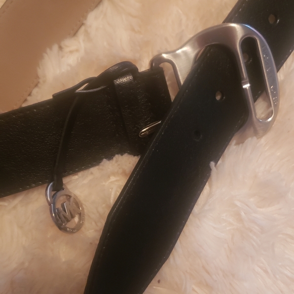 NWOT Mk belt - Picture 3 of 5